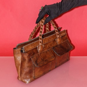 Vintage 90's retro stitch detail frame bag in wooden brown image 2