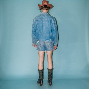 90's Vintage classic unisex light wash denim jacket image 3