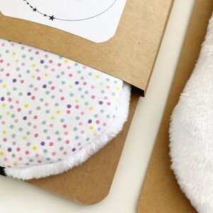 Comfortable and soft sleeping mask for the eyes, useful for sleep or for travel as a cuddly towel image 5