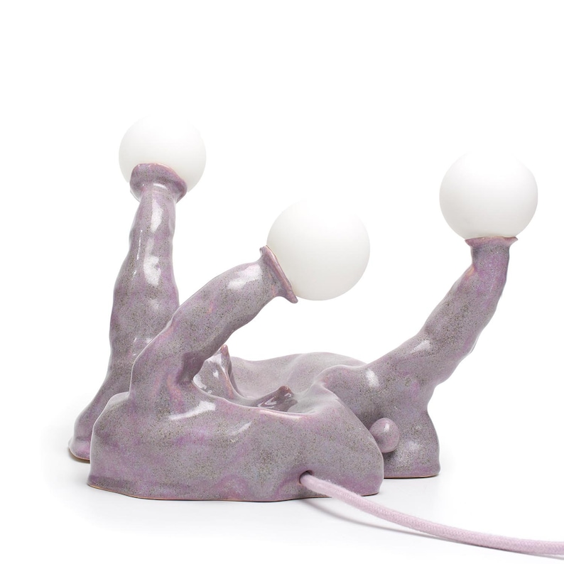 Lámpara violeta de cerámica hecha a mano - Lámpara de forma orgánica - Lámpara violeta - Lámpara de diseño peculiar - Lámpara de forma irregular - Lámpara de cerámica hecha a mano