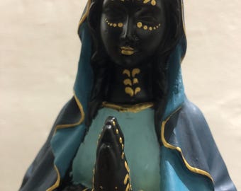 Ręcznie malowana religijna statuetka Matki Boskiej