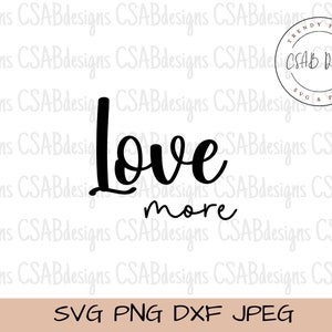 Op de afbeelding: Zwart-wit grafisch ontwerp met de tekst "Love more".