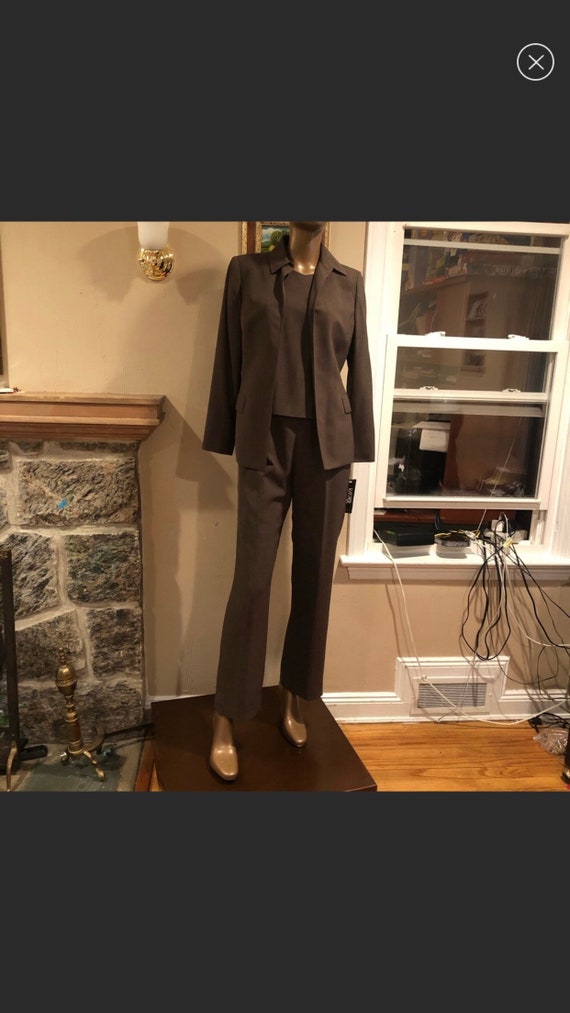 Women’s 3pc pant suit