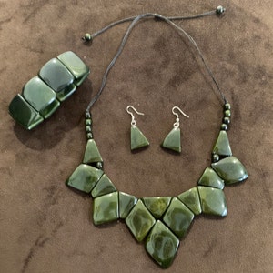 Tagua Nut green Necklace, Earrings and Bracelet, Necklace Set Great Gift, Handmade