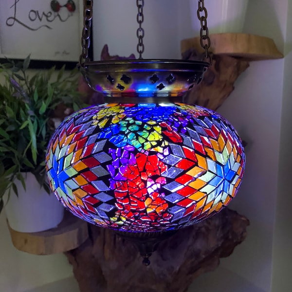 Bougeoir turc marocain suspendu Tealight Tiffany Style Mosaïque en verre concassé Verre multicolore Bronze Designs uniques Lampe faite à la main