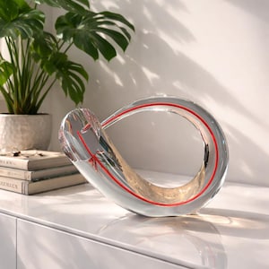Eternal Loop – Handgjord kristallskulptur (22 cm/8,66 tum)