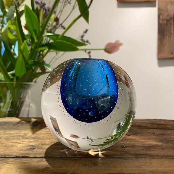 Art Glass Ball-paperweight with beautiful pure air pattern hand made in tranparent color