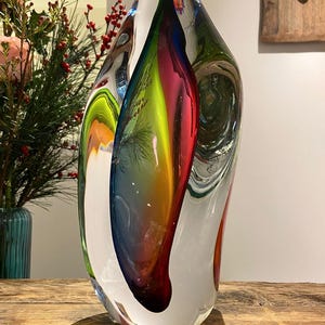 Regenboogkleurige glassculptuur, handgemaakt Scandinavisch design, Glaskunst