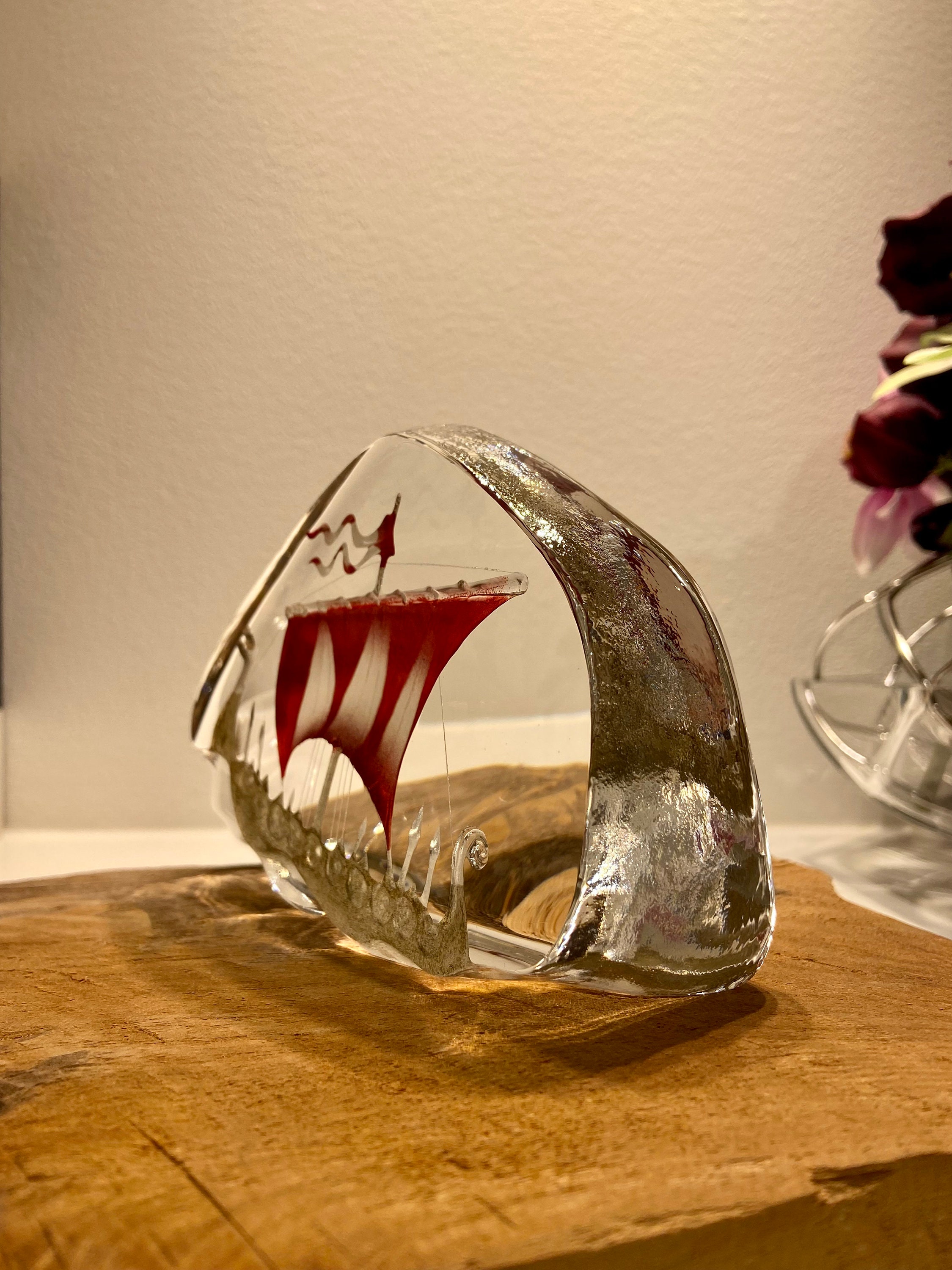 スウェーデンのアーティスト、マッツ・ヨナソンによるカラベル船の