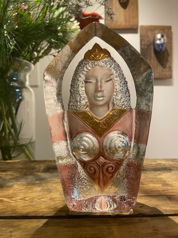 Freya Crystal- Glass Sculpture - Handcrafted Statue - Swedish Art
