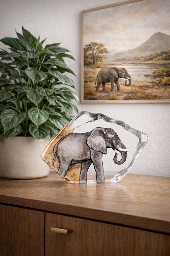 スウェーデンのクリスタル象の彫刻 - 限定版アートガラスマット