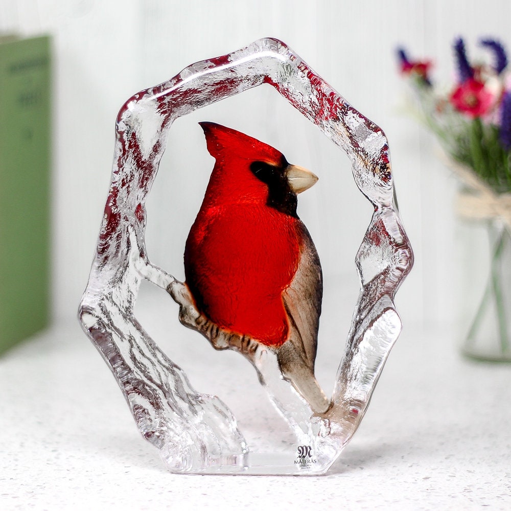 Handmade Crystal Cardinal – Mats Jonasson Art Glass Sculpture