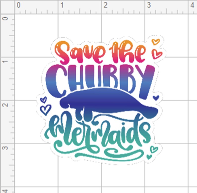 Peut inclure: Un autocollant d&eacute;grad&eacute; arc-en-ciel avec le texte "Save the Chubby Mermaids" et un dessin anim&eacute; de lamantin. L'autocollant a un contour blanc et plusieurs petits c&oelig;urs.