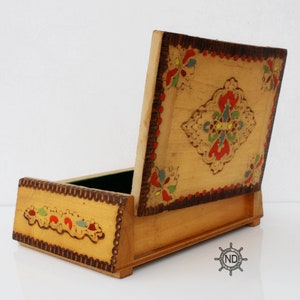 Hand Painted Box / Wooden Box / Vintage Keepsake Box / Wooden Jewelry Box / Wooden Box with Lid / Small Wooden Box.