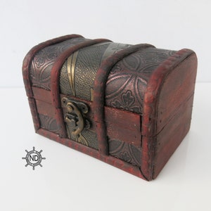 Vintage Wooden Chest/Wooden Trinket Box/Wooden Box for Jewelry/Brown Wood Box/Wood Chest Jewelry/Vintage Keepsake Box