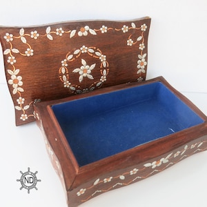 Vintage Handmade Curving Wooden Jewelry Box/Jewelry Box with Lid/Trinket Box