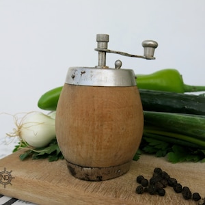 Vintage pepermolen / zout en peper / peperstrooier / vintage peper / zout- en peperset / oude pepermolen / pepermolen