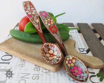 ロシア製 木製スプーンとプレートのセット ロシアのスプーンセット3手描きロシアの民芸品天然木製 - Etsy 日本