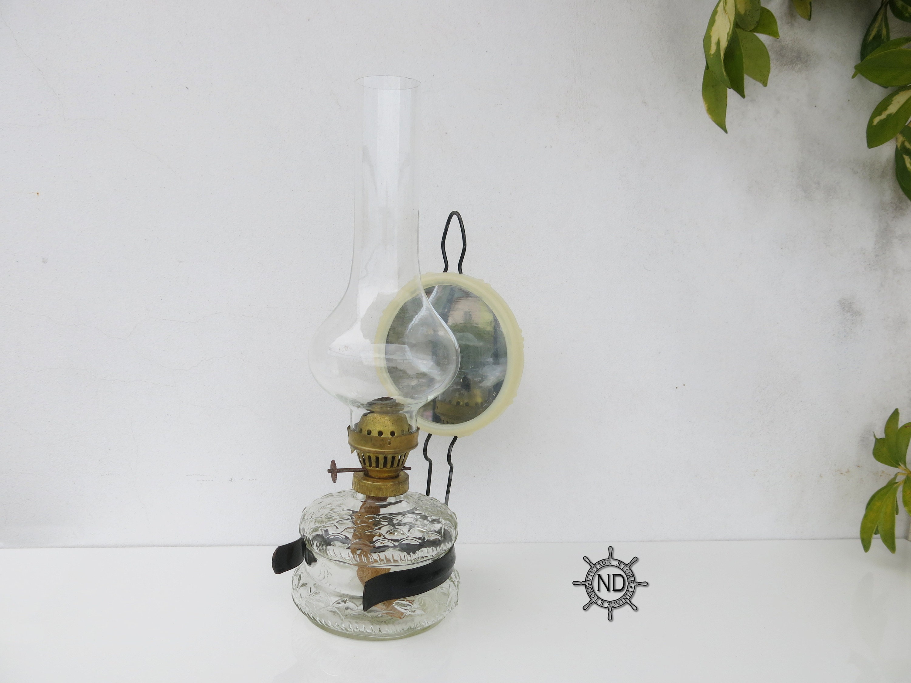 Oil lamp with mirror deals