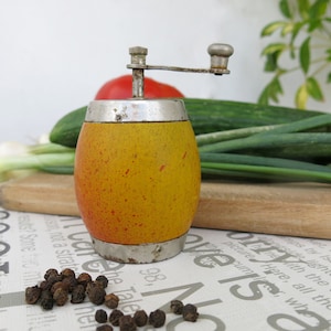Vintage pepermolen / zout en peper / peperstrooier / vintage peper / zout- en peperset / oude pepermolen / pepermolen
