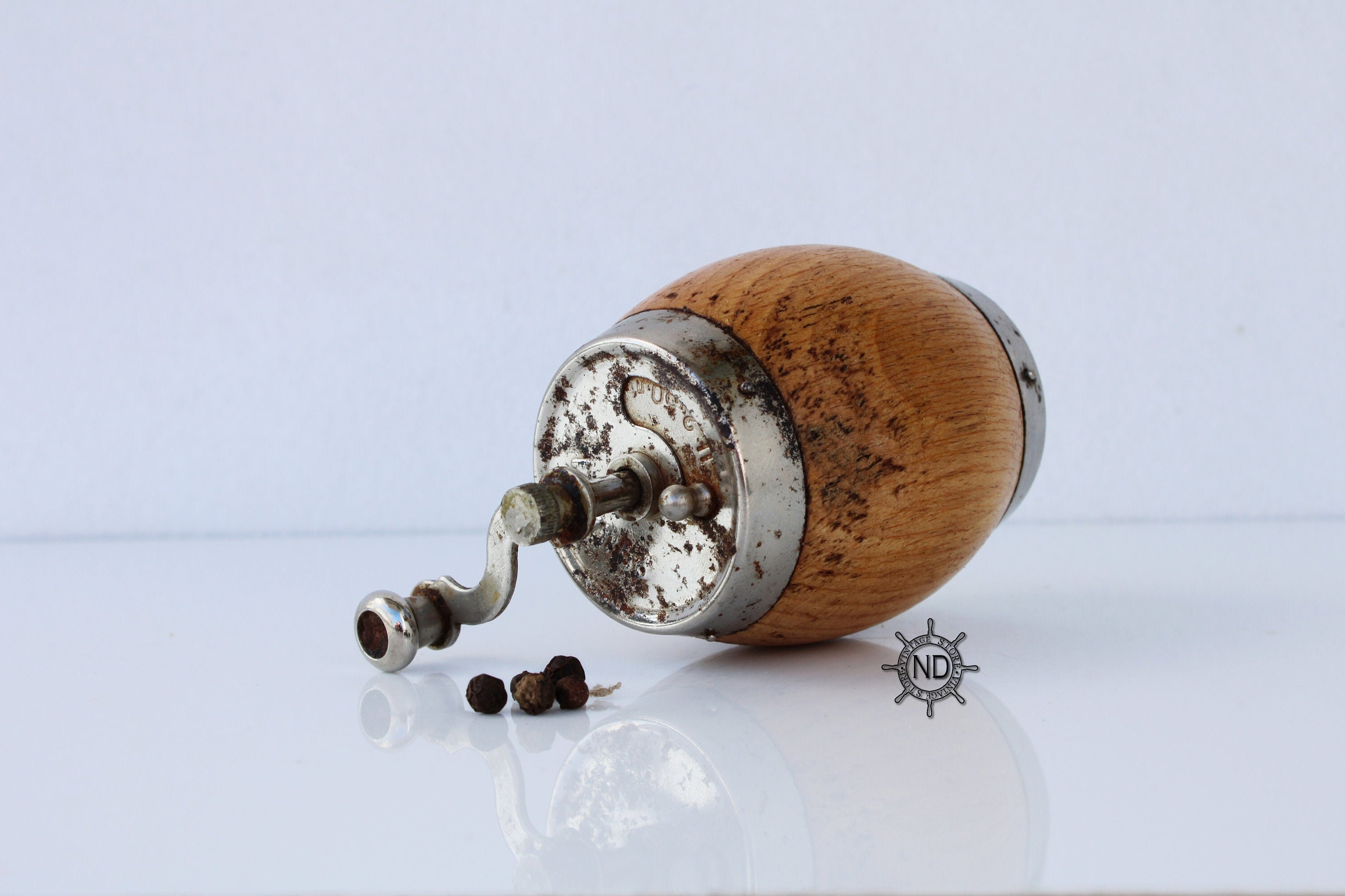 Vintage Pepper Mill/Salt & Shaker Set Old Grinder