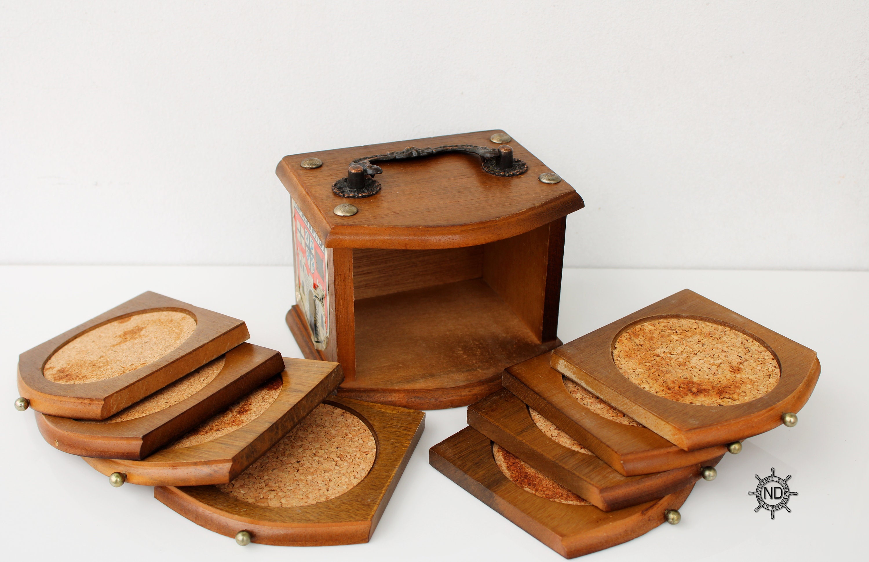 Vintage Holzuntersetzer / Holzuntersetzer in Truhe / Set von 8 | Etsy