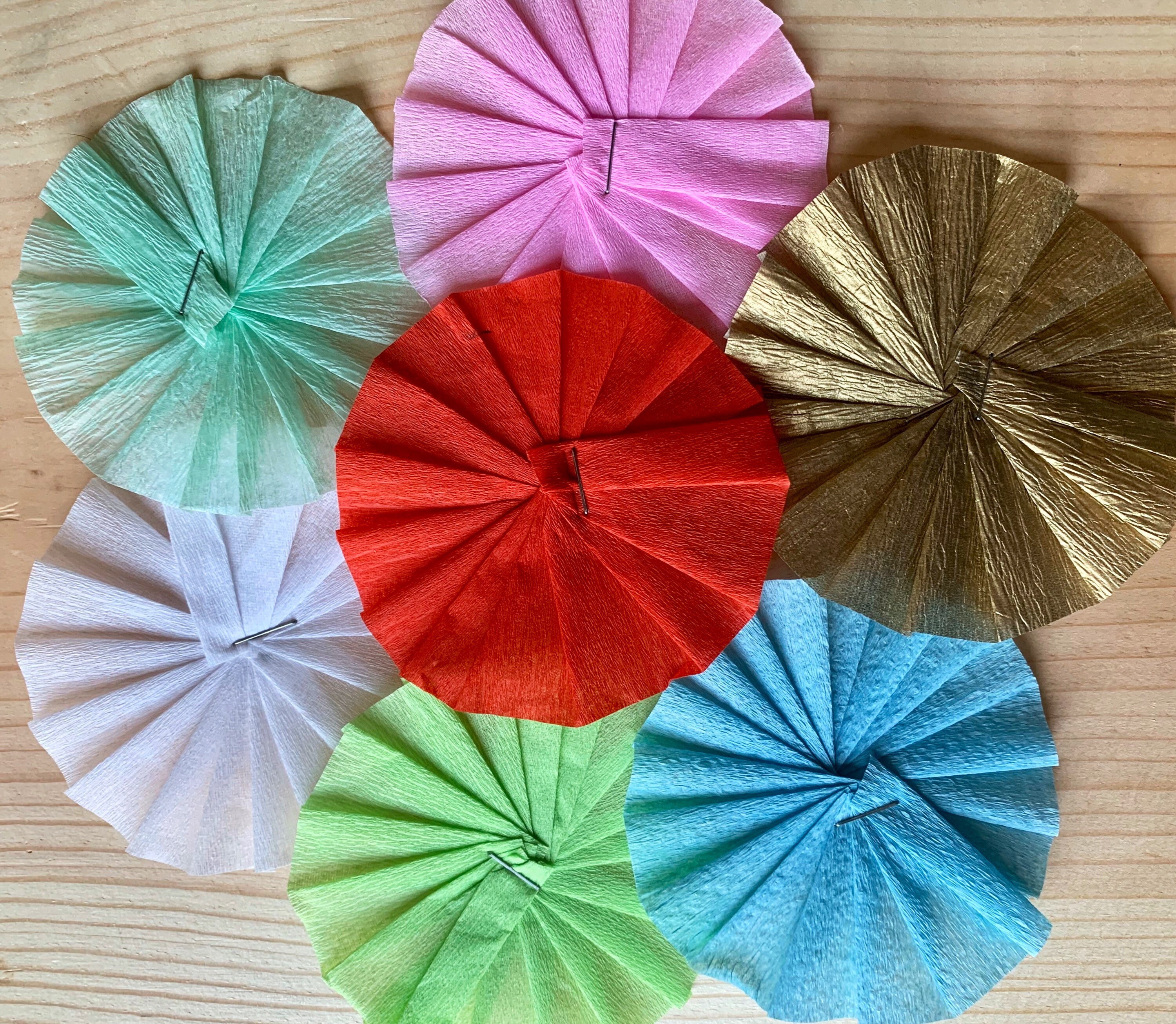 Retro Christmas Crepe Rosettes set of 7 crepe paper color Etsy