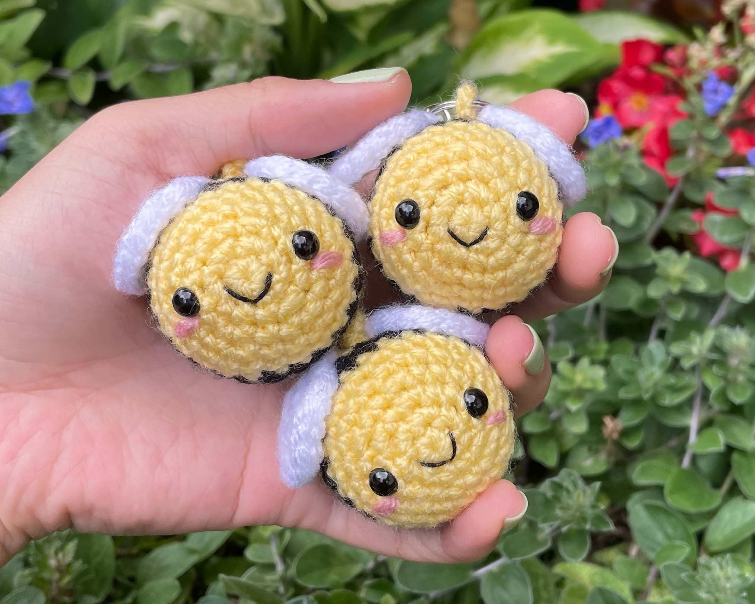 2 Pieces Matching Crochet Couples Keychains Kissing Bumble Bees