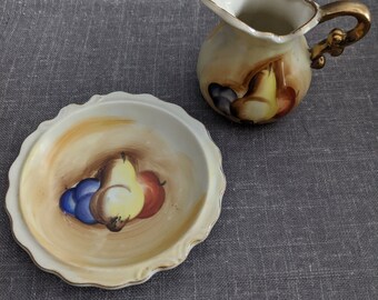 Vintage pintado a mano lanzador y salsa