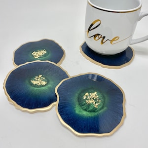 geode navy and emerald mix Resin Coasters-  blue with gold accents - Set of 2,4 or 6, great housewarming, teacher, birthday gifts