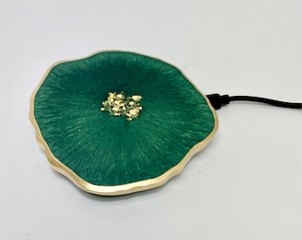 wireless charger pad, emerald and gold Geode agate resin. PHONE 8 and newer,  Note, Pods, All colors available.