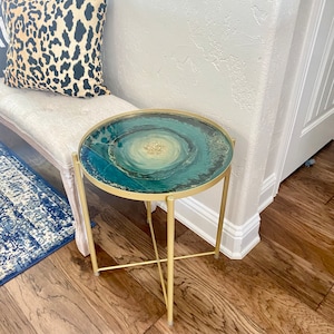 Luxury resin geode accent end table w/ removable tray top, emerald & gold agate decorative table. Unique gift for people who have everything