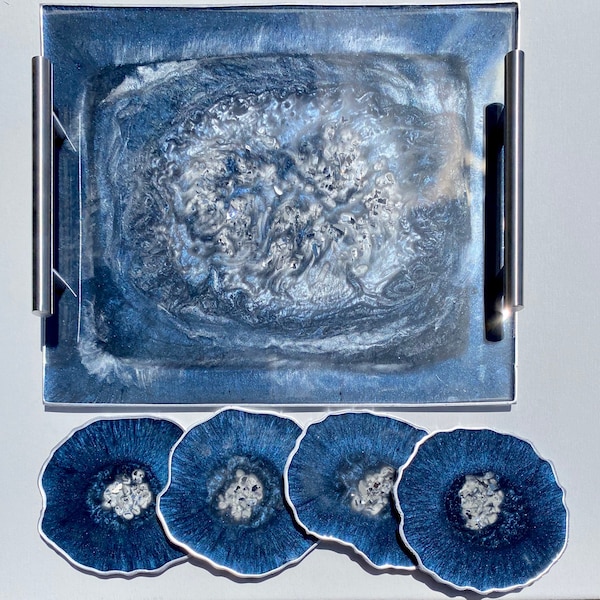 Geode DARK Navy ensemble de sous-verre en résine bleue et plateau de service avec poignées modernes de barre d’argent, grand 12x10 »