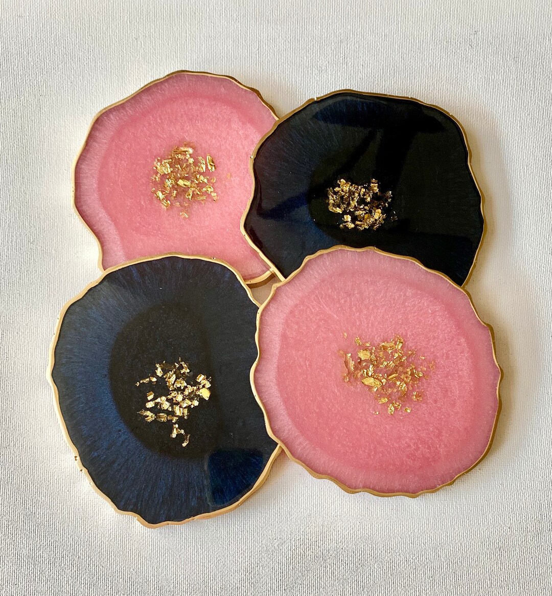 Set Di 4 Sottobicchieri In Resina Fatti A Mano: Design Geoda Rosa Elegante - 6