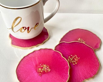 Pink Resin geode agate Coasters Set, Magenta pink with gold accents. Great Mother’s Day gift