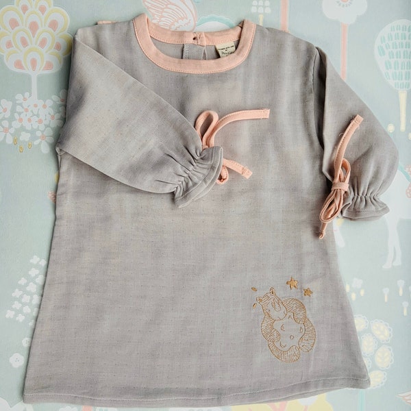 Organic - Long sleeved dress for girls with rhinoceros motif from delicate GOTS certified muslin - Auntie Me