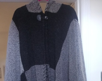 Vintage wool cape with hood. Black and grey, free size