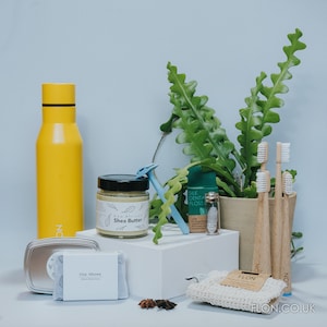 Eco Gift Set| Unique Minimalist Bathroom Set + Bottle|Plastic Free Zero Waste Kit| Ecofriendly Sustainable Gift Set Men/Women|Christmas Gift