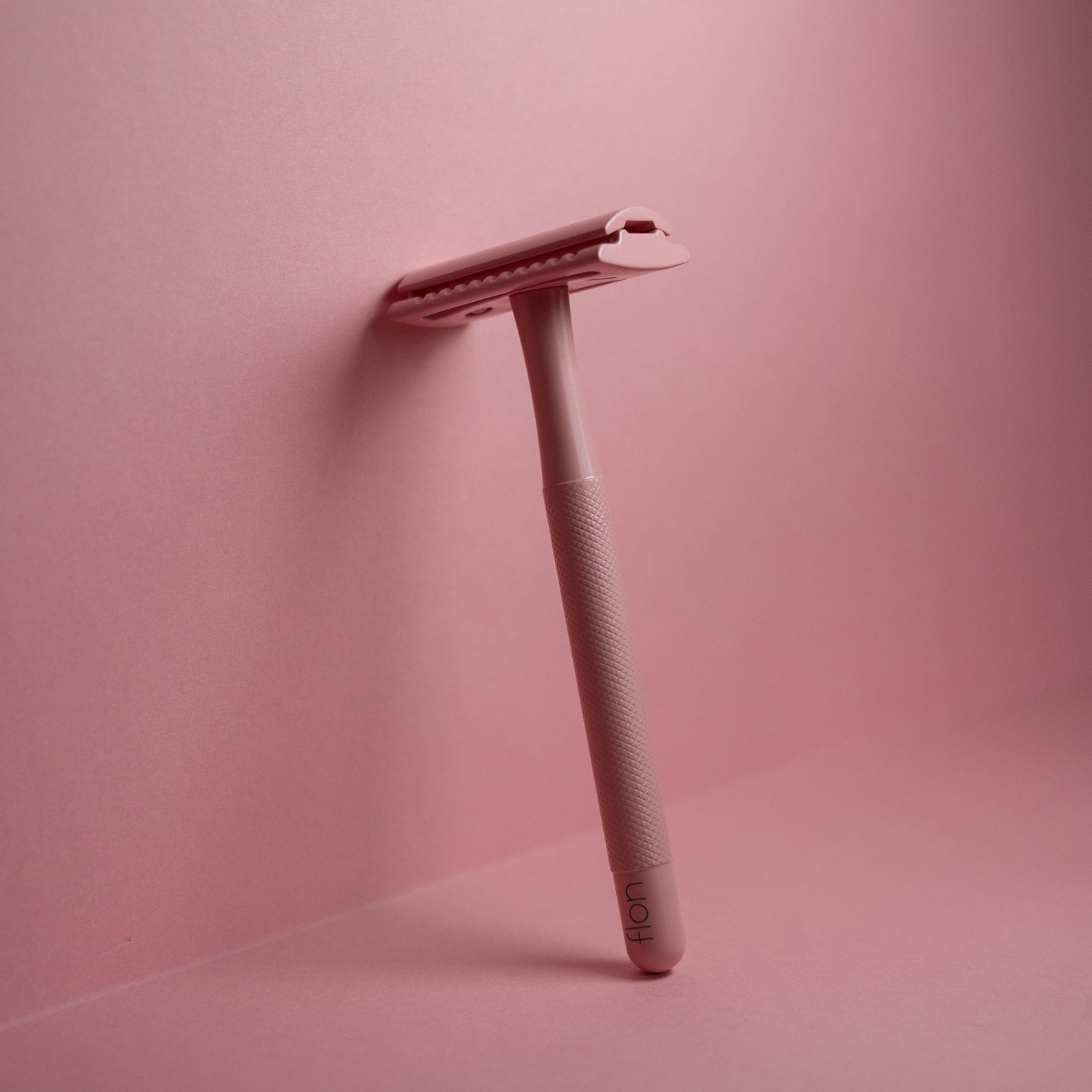 Eco Friendly Women's Safety Razor Includes 5 FREE Double Edge