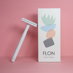 FLON&#39;s Single 2.0  Premium Safety Razor Long Handle + 5 Blades for Women & Men | Perfect Gift Set |Eco-Friendly Double Edge Razor