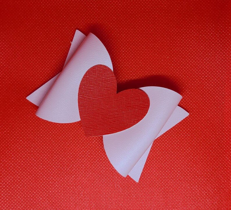 Valentine Hearts Bow