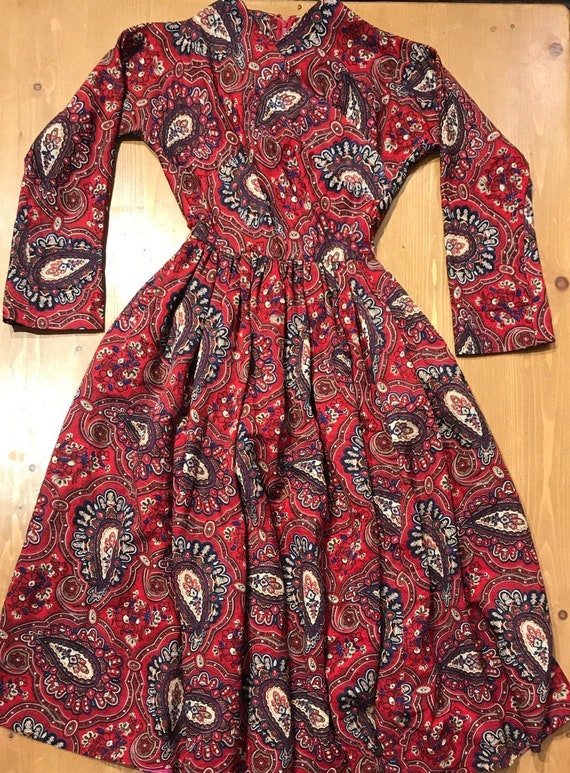 Petite Vintage 1950s Red Paisley Anne Fogarty For