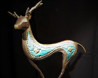 CERVIDÉ en BRONZE sculpté sur pied avec bleu turquoise, Cerf stylisé. BRASS stylish deer, nice sculpture for a collection or collectors