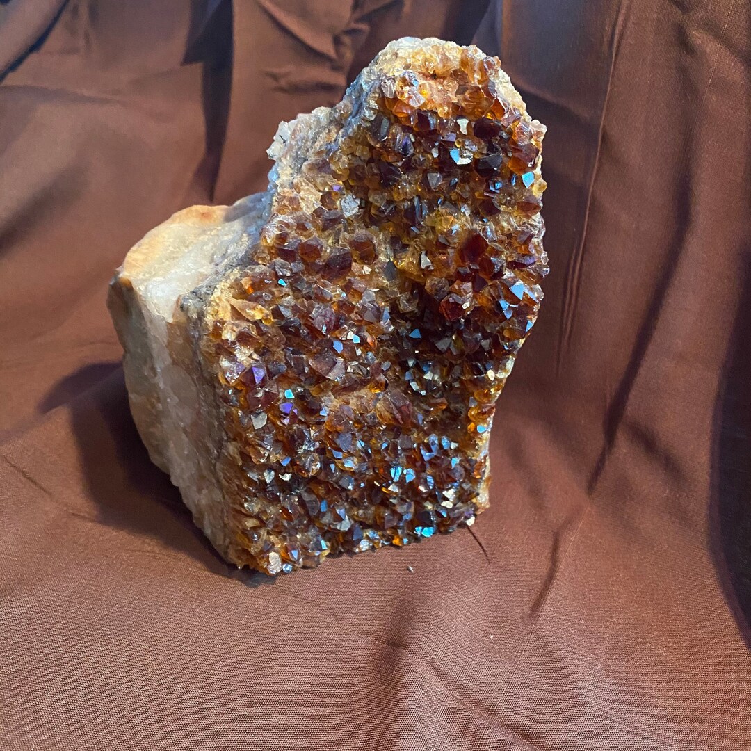 Roher Citrin Mit Kristallen Naturstein Citrin Rohstein Cluster roher-citrin-mit-kristallen-naturstein-citrin-rohstein-cluster