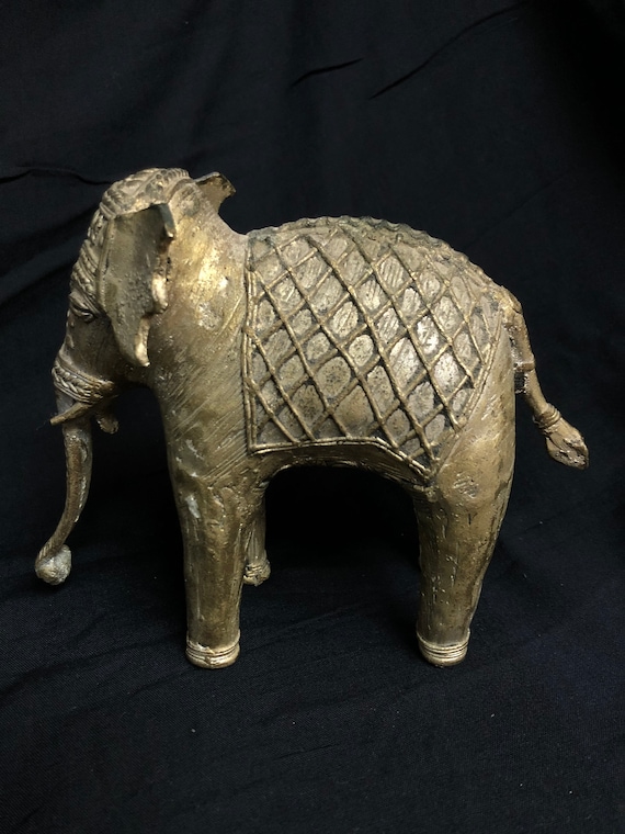 ブロンズ、象の彫刻。ヴィエロスタイル、アンティーク、インド。インド