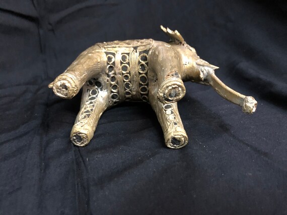 ブロンズ、象の彫刻。ヴィエロスタイル、アンティーク、インド。インド