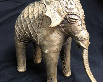 ブロンズ、象の彫刻。ヴィエロスタイル、アンティーク、インド。インド