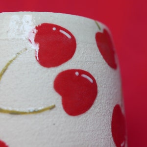 Tasse à café en céramique faite main en céramique avec anse, tasse à thé colorée peinte à la main, cadeau esthétique tasse à boisson en poterie design fruit pour ami image 4