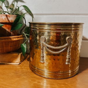 Vintage Hammered Brass Planter Pot | Rope Tassel Design | Hollywood Regency