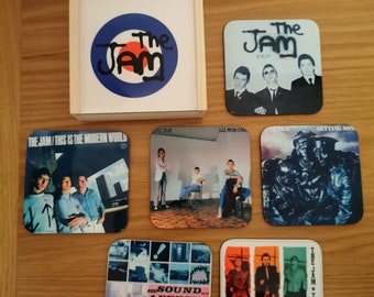 Caja de posavasos de banda de madera con las portadas de tus álbumes favoritos convertidas en posavasos de madera